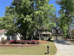 863 Fairwood Pointe NW, Acworth, GA 30101