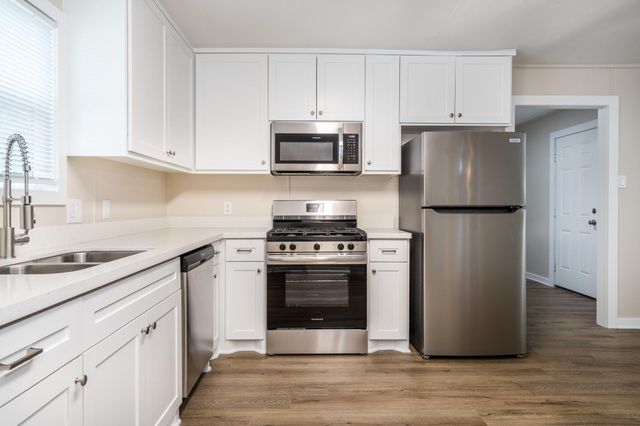 605 Hospital Street A, Tomball, TX 77375