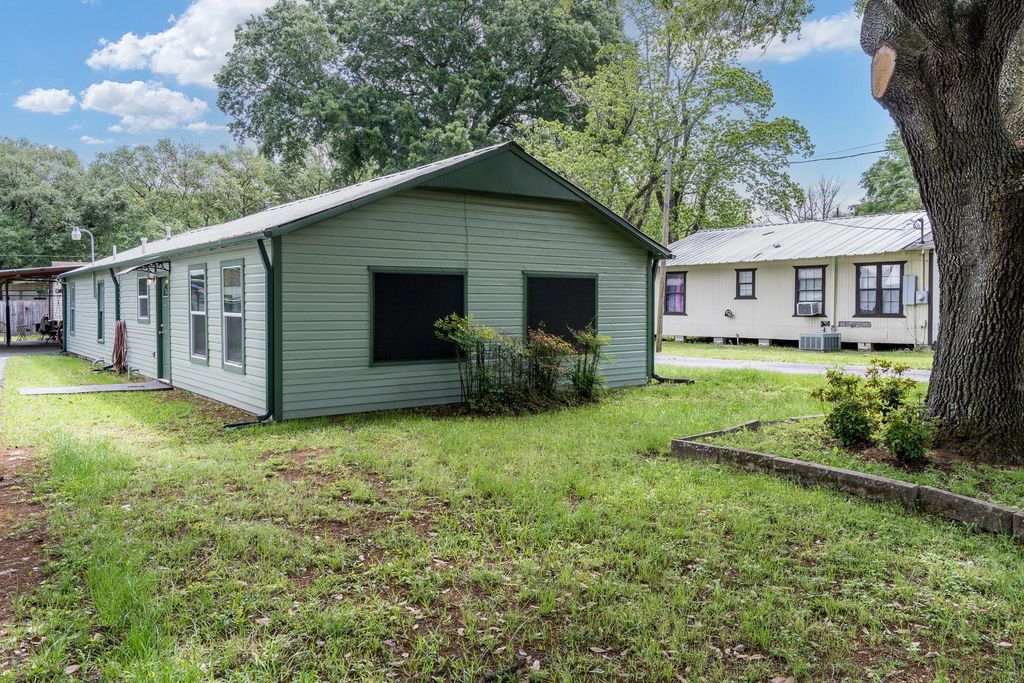 605 Hospital Street A, Tomball, TX 77375