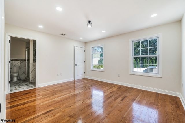 8 Stephenville Pkwy, Edison Twp., NJ 08820