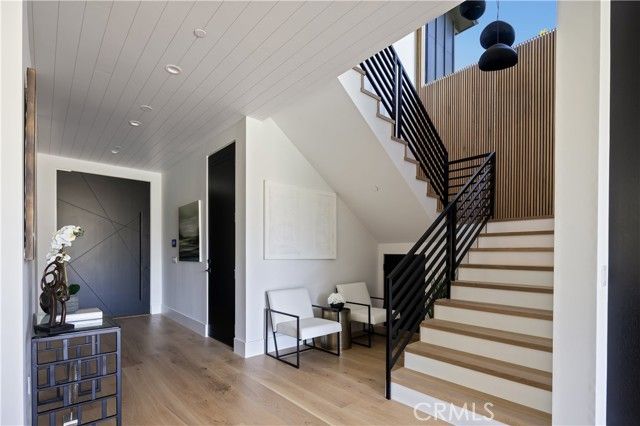 5222 Ventura Canyon Avenue, Sherman Oaks, CA 91401