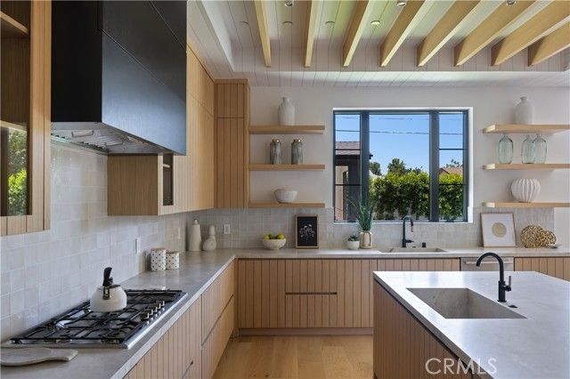 5222 Ventura Canyon Avenue, Sherman Oaks, CA 91401