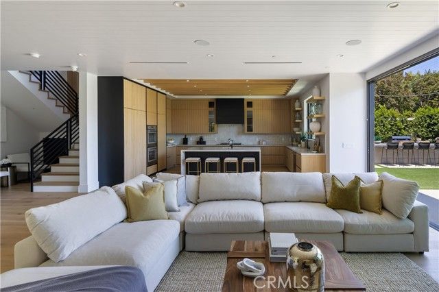 5222 Ventura Canyon Avenue, Sherman Oaks, CA 91401