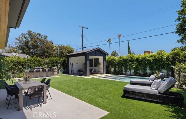 5222 Ventura Canyon Avenue, Sherman Oaks, CA 91401