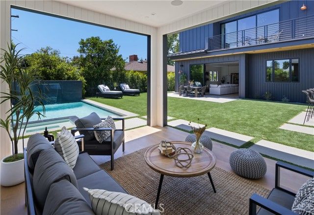 5222 Ventura Canyon Avenue, Sherman Oaks, CA 91401