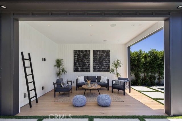 5222 Ventura Canyon Avenue, Sherman Oaks, CA 91401