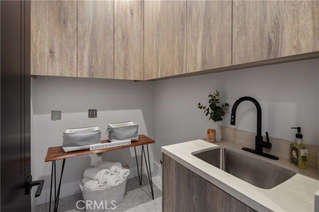 5222 Ventura Canyon Avenue, Sherman Oaks, CA 91401