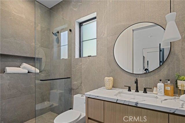 5222 Ventura Canyon Avenue, Sherman Oaks, CA 91401