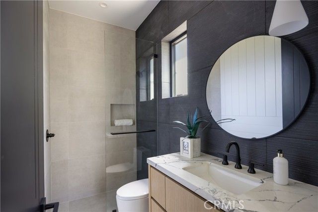 5222 Ventura Canyon Avenue, Sherman Oaks, CA 91401