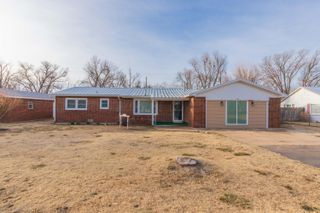 217 W THUT Street, Lefors, TX 79054
