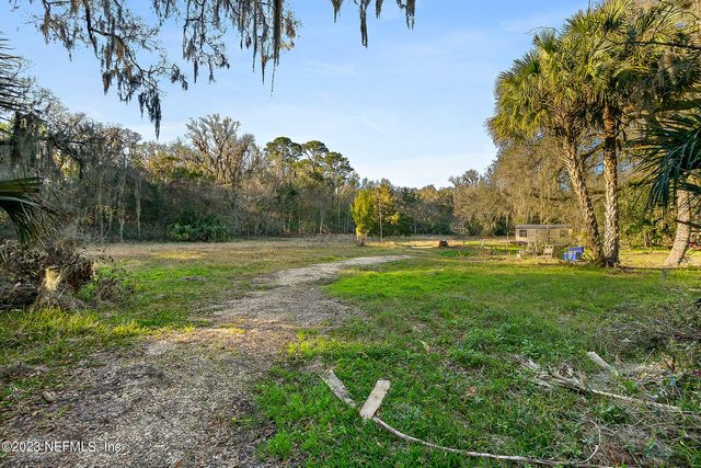 104 W LOUIS BROER Road, East Palatka, FL 32131