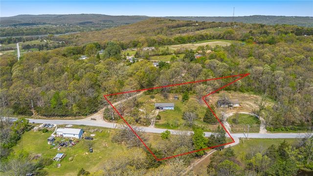 17438 Lake Sequoyah Road, Fayetteville, AR 72701