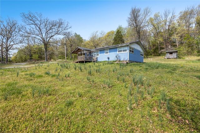 17438 Lake Sequoyah Road, Fayetteville, AR 72701