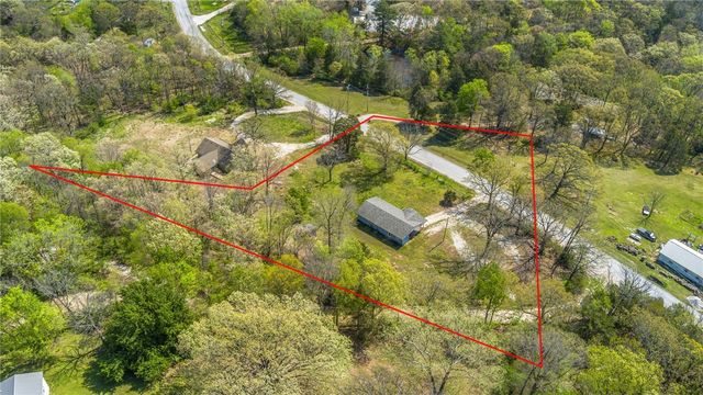 17438 Lake Sequoyah Road, Fayetteville, AR 72701