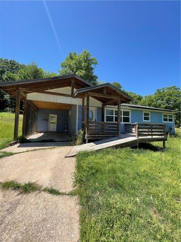 17438 Lake Sequoyah Road, Fayetteville, AR 72701