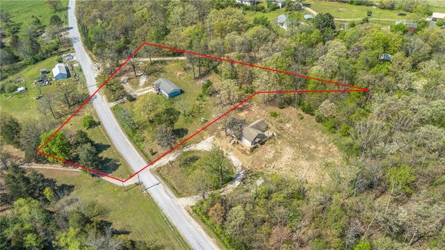 17438 Lake Sequoyah Road, Fayetteville, AR 72701