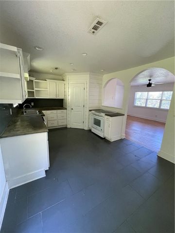 17438 Lake Sequoyah Road, Fayetteville, AR 72701