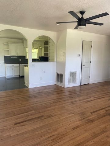17438 Lake Sequoyah Road, Fayetteville, AR 72701