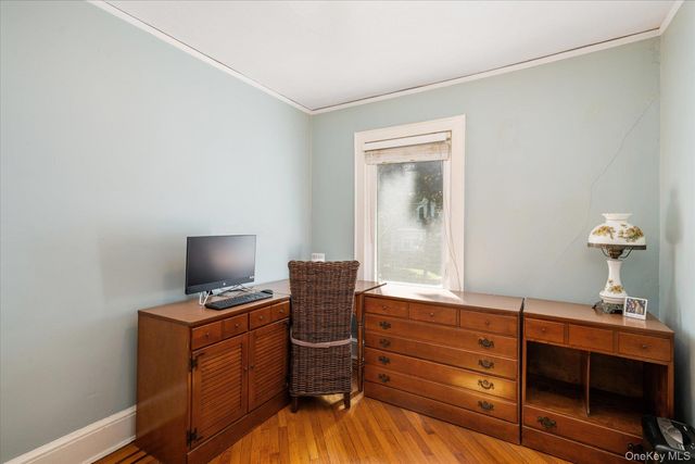 257-09 Pembroke Avenue, Great Neck, NY 11020