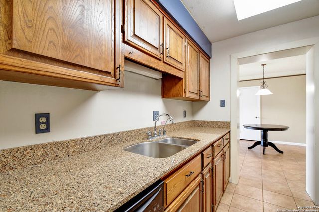 7701 Wurzbach Rd Apt 405, San Antonio, TX 78229