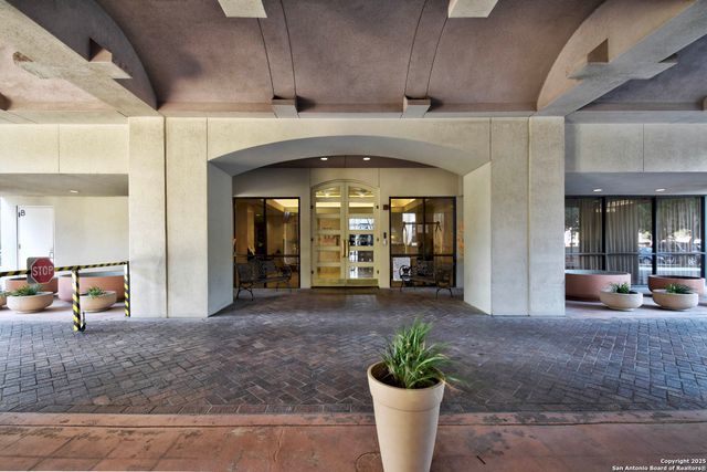 7701 Wurzbach Rd Apt 405, San Antonio, TX 78229