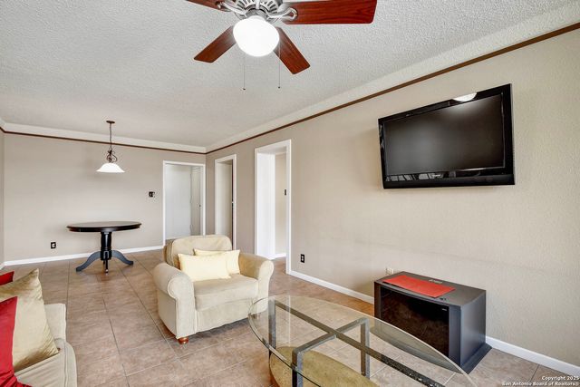 7701 Wurzbach Rd Apt 405, San Antonio, TX 78229