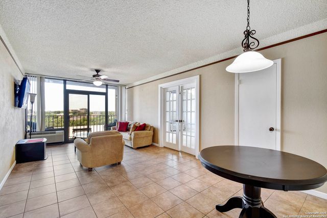 7701 Wurzbach Rd Apt 405, San Antonio, TX 78229