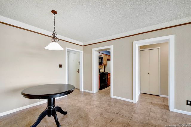 7701 Wurzbach Rd Apt 405, San Antonio, TX 78229