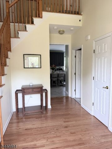 9 Angelina Ct, Monroe Twp., NJ 08831