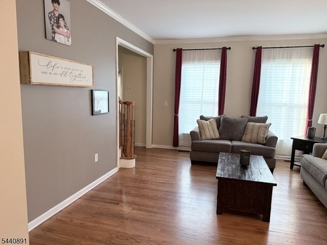 9 Angelina Ct, Monroe Twp., NJ 08831