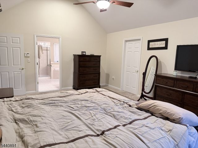 9 Angelina Ct, Monroe Twp., NJ 08831