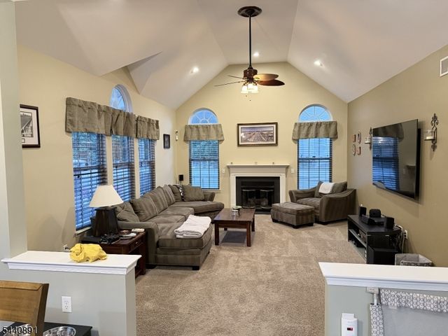 9 Angelina Ct, Monroe Twp., NJ 08831
