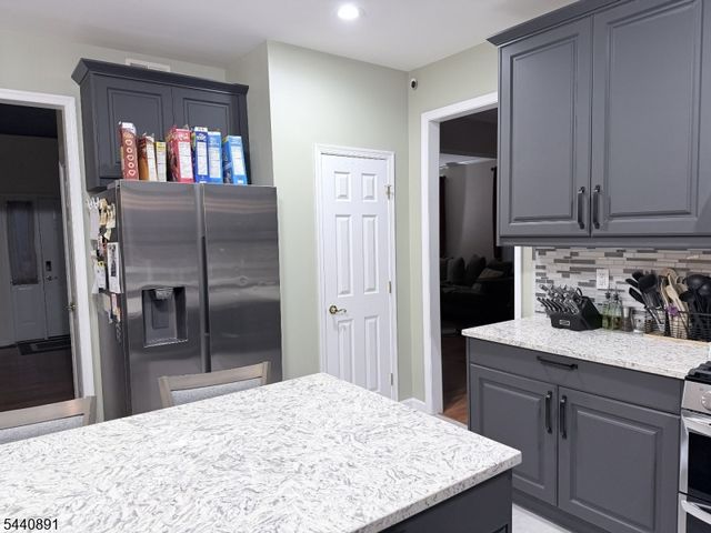 9 Angelina Ct, Monroe Twp., NJ 08831