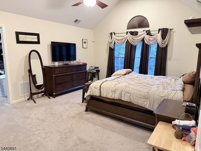 9 Angelina Ct, Monroe Twp., NJ 08831