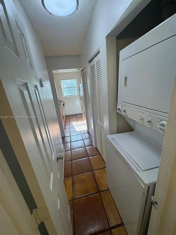 6031 Shakerwood Cir 201, Tamarac, FL 33319