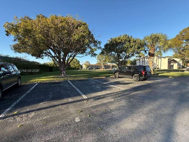 6031 Shakerwood Cir 201, Tamarac, FL 33319