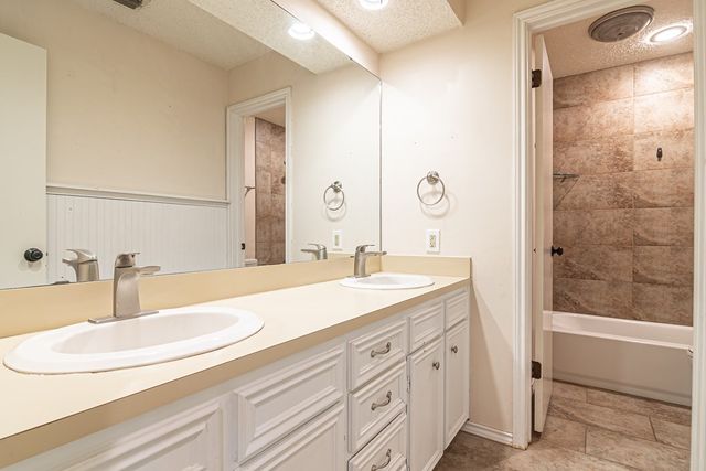 5010 Chapel Hill Dr, Midland, TX 79705