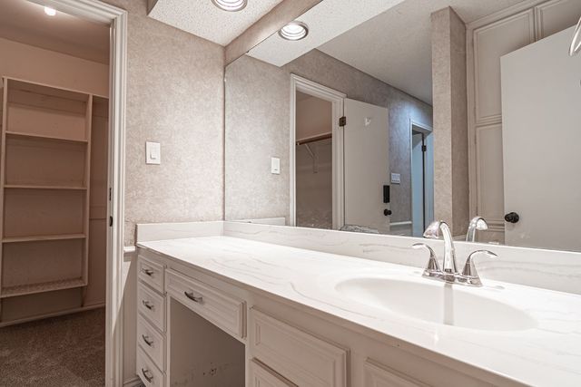 5010 Chapel Hill Dr, Midland, TX 79705