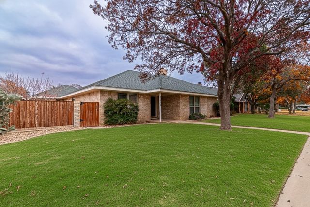 5010 Chapel Hill Dr, Midland, TX 79705