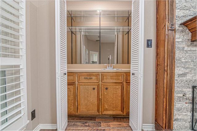 5010 Chapel Hill Dr, Midland, TX 79705