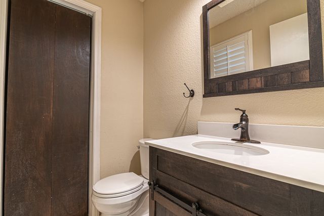 5010 Chapel Hill Dr, Midland, TX 79705