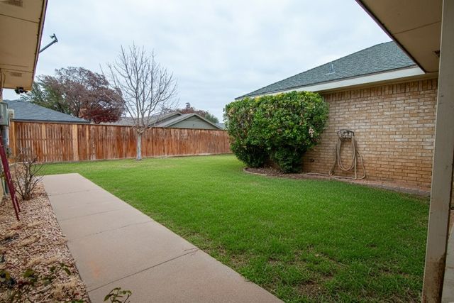 5010 Chapel Hill Dr, Midland, TX 79705