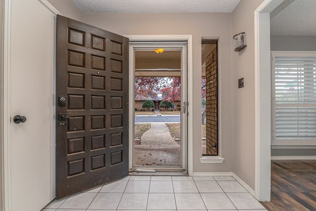 5010 Chapel Hill Dr, Midland, TX 79705