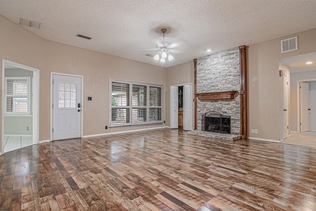 5010 Chapel Hill Dr, Midland, TX 79705