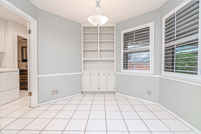 5010 Chapel Hill Dr, Midland, TX 79705