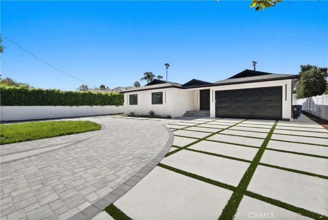 16158 Magnolia Boulevard, Encino, CA 91436