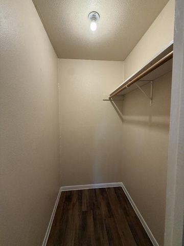 139 Elm DR 104, Lockhart, TX 78644