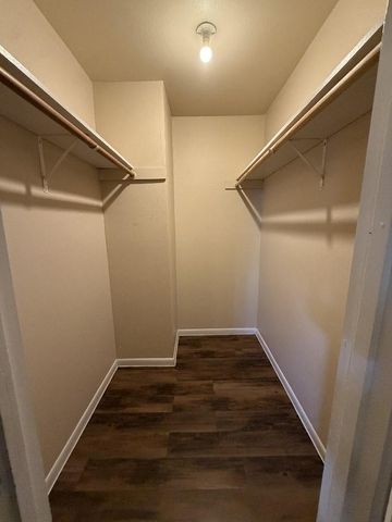 139 Elm DR 104, Lockhart, TX 78644