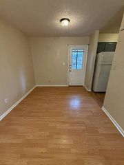 139 Elm DR 104, Lockhart, TX 78644