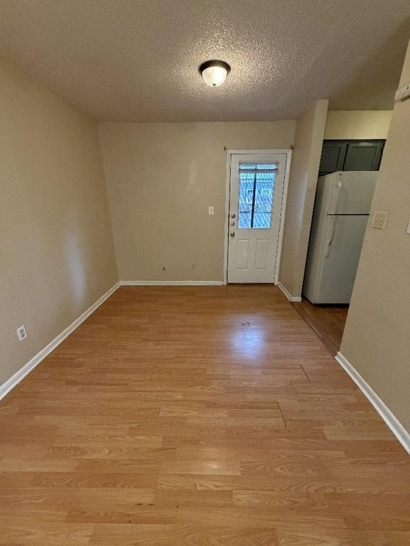 139 Elm DR 104, Lockhart, TX 78644